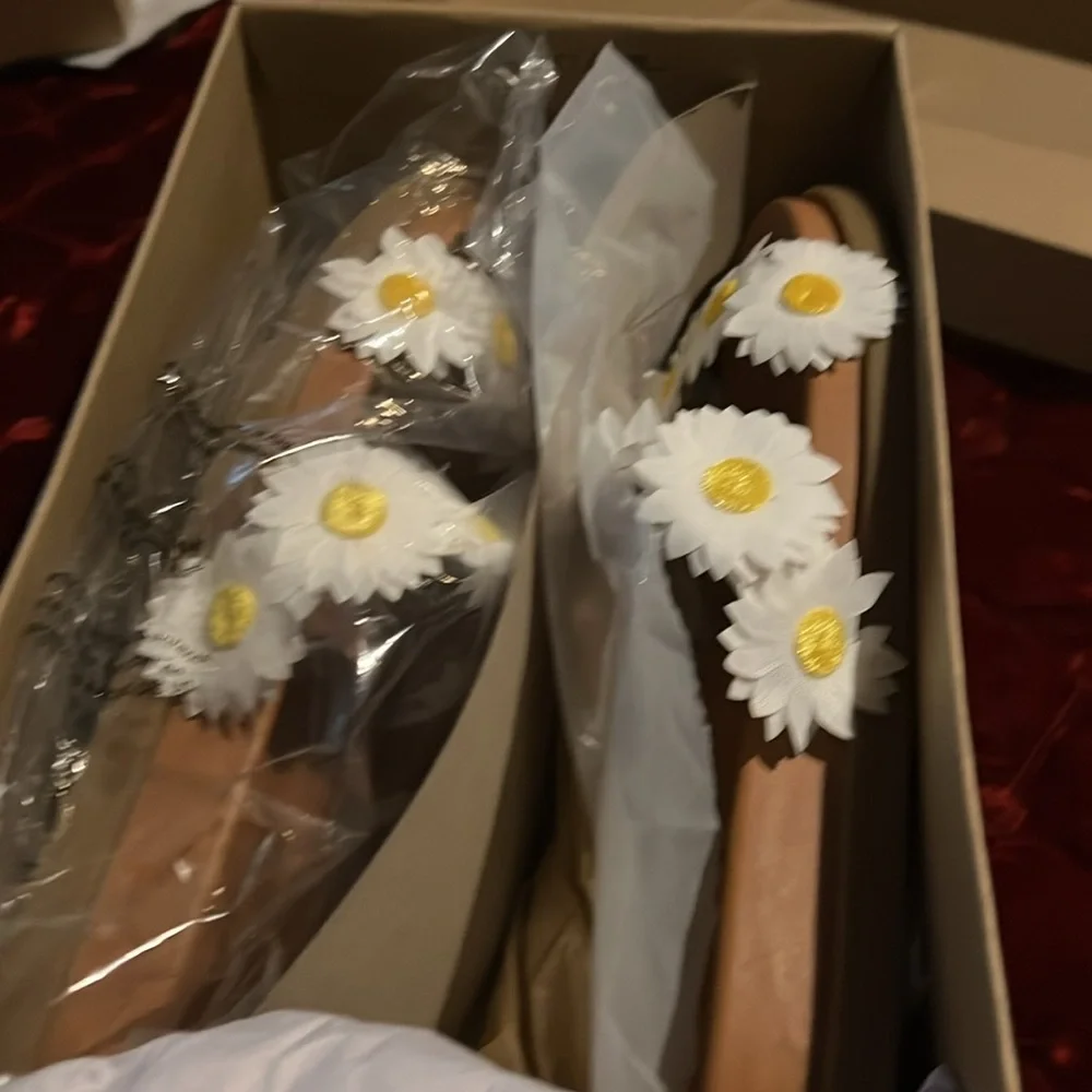 Lucky Brand LK Pallyon Daisy Sandals/ Pool Slides in White NEW Sz 8 - Picture 7 of 12